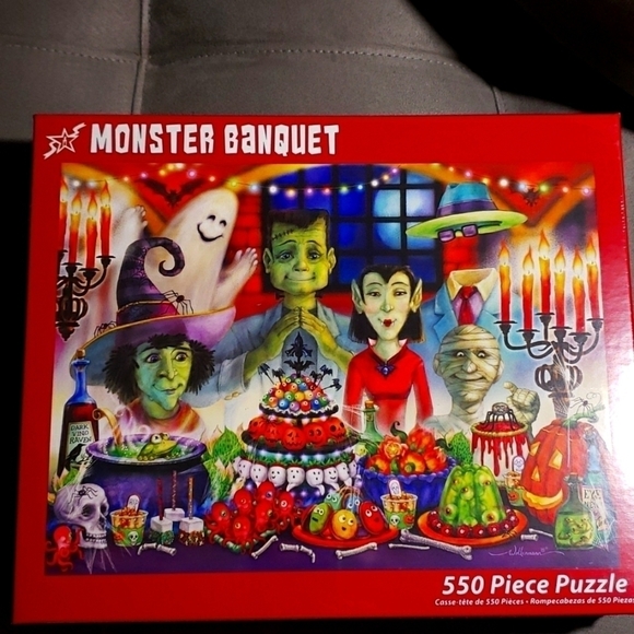 Vermont Christmas Other - NEW- Monster Banquet 550 Piece Puzzle